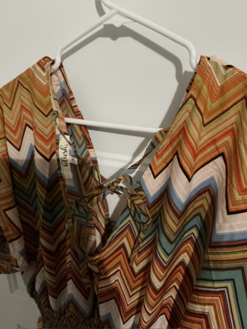 SHEIN Multicolor Chevron Print V-Neck Tie-Back Women's Top